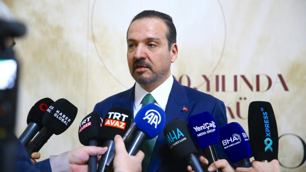 Kürşad Zorlu Bakü'de Duyurdu: Türkoloji Bölümleri İçin Kritik Adım