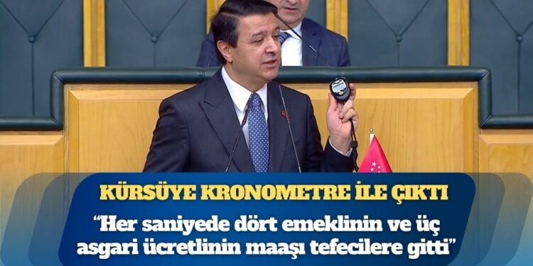 Kürsüye kronometre ile çıktı: “Her saniyede dört emeklinin ve üç asgari ücretlinin maaşı tefecilere gitti”