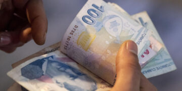 Meclis'e Sunuldu: Memur Emeklileri İçin Seyyanen Zam Teklifi