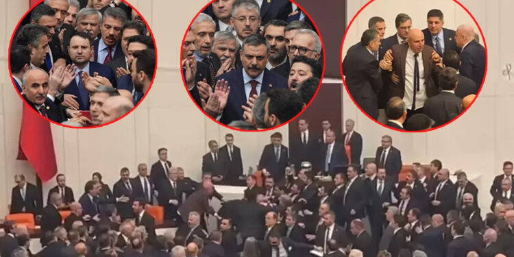 Meclis'te Yemin Töreni Gerginliği: CHP'li Vekiller Kürsüyü İşgal Etti