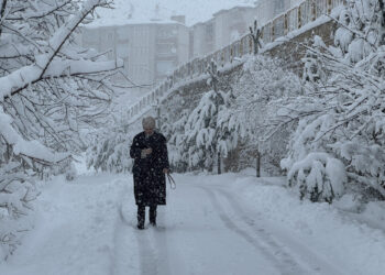 Meteorolojiden 29 İl İçin Yoğun Kar ve Fırtına Alarmı: Okullar Peş Peşe Tatil Ediliyor