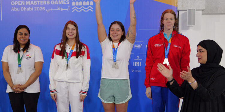 Milli Yüzücü Bengisu'dan Hem 3 Madalya Hem Yeni Rekor