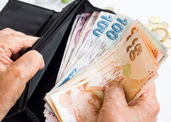 Milyonlar Bekliyor... Emeklilerin Bayram İkramiyesi İçin Kanun Teklifi