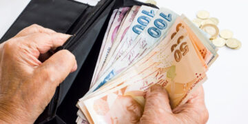 Milyonlar Bekliyor... Emeklilerin Bayram İkramiyesi İçin Kanun Teklifi