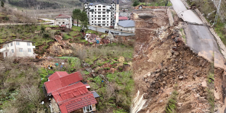 Ordu'da Heyelan Alarmı: Evler Yıkıldı, Yol Ulaşıma Kapandı