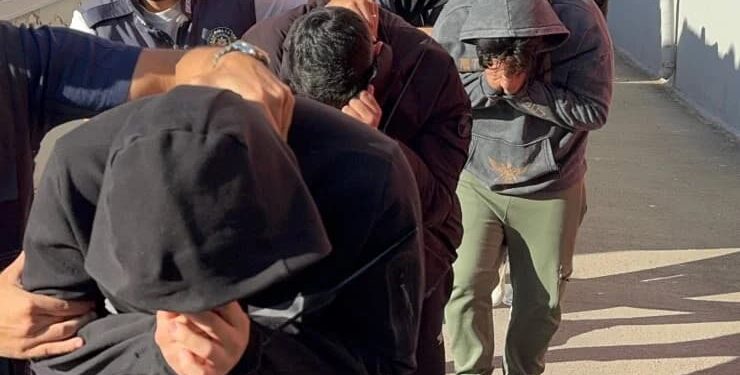 Oturum belgesi dolandırıcılığı: 10 kişi tutuklandı