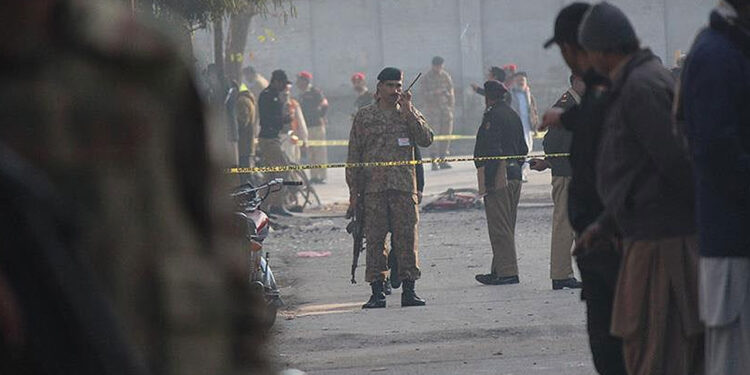 Pakistan'da İftar Saatinde İntihar Saldırısı