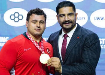 Rıza Kayaalp Altın Madalyayla Döndü