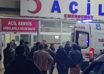 Tekel Bayisinde Bıçaklı Kavga: 1 Ölü, 1 Ağır Yaralı
