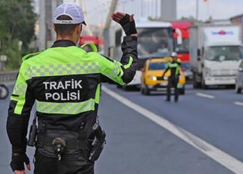 Trafik Kanun Teklifi TBMM’de Kabul Edildi: Kırmızı Işık, Konvoy, Makas, Takip... Cezalar Artıyor