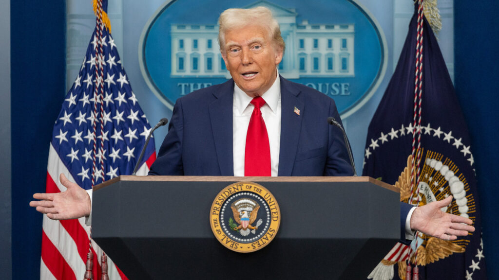 Trump Müzakereler Sürerken İran'ı Yine Tehdit Etti: Anlaşamazsak...