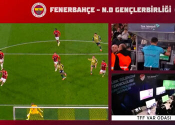 VAR Kayıtları Paylaşıldı... İşte Fenerbahçe Penaltısında Karar Anı