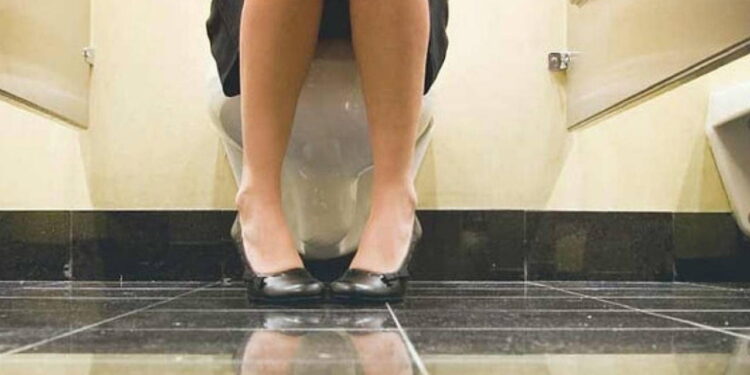 Uzmanlar açıkladı: İdrar yapma süresi sağlığınız hakkında ne söylüyor?