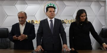 Ahmet Özer’den DEM Parti’ye ziyaret