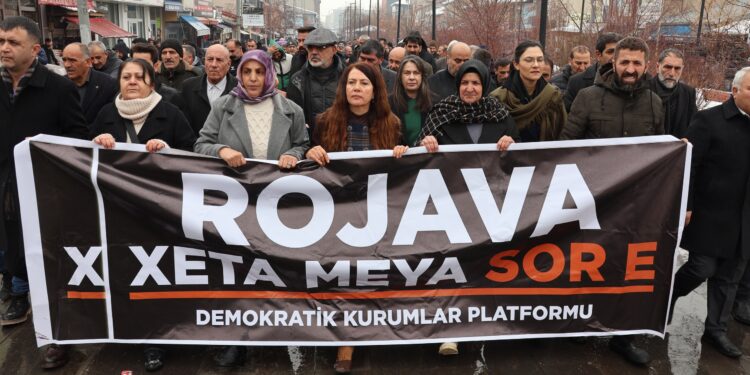 Agirî’de yürüyüş: Rojava Devrimi Ortadoğu’nun karanlığında bir ışıktır