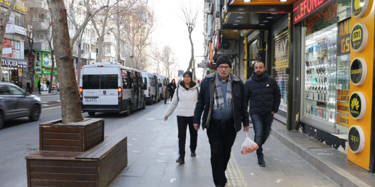 Amedli yurttaşlar: Mürşitpınar açılsın, Kobanê’ye yardım gönderilsin