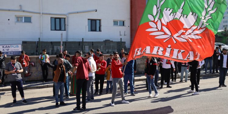 Amedspor taraftarları: Madde atmayacağız, attırmayacağız