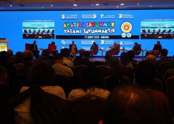 ‘Anadilde eğitim tercih değil zorunluluktur’