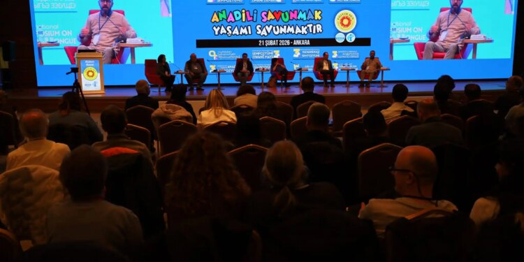 Eğitim Sen’in anadil sempozyumu sona erdi