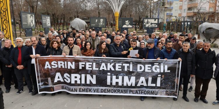 Birçok kentte deprem anması: Asrın felaketi değil, asrın ihmali