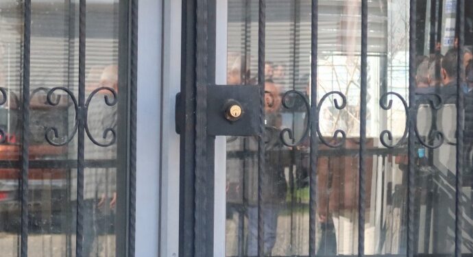 Akdeniz kayyımı taziye evlerini kapattı: DEM Parti’den tepki