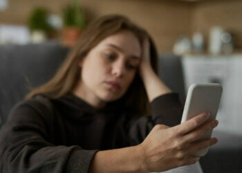 İlişkileri sessizce bitiren yeni sendrom: ‘Phubbing’ mağduru olabilirsiniz…