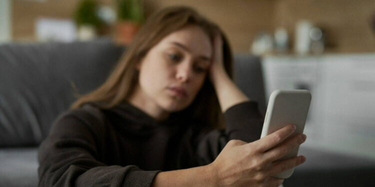 İlişkileri sessizce bitiren yeni sendrom: ‘Phubbing’ mağduru olabilirsiniz…