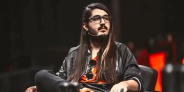 Kemal Can Parlak kimdir? Kemal Can Parlak kaç yaşında, nereli? Kendine Müzisyen hakkında neden yakalama kararı çıkartıldı?