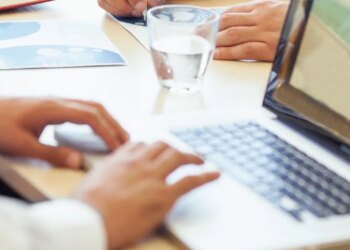 Sosyal jet lag yaşayan çalışanlar yılda milyonlarca dolar kaybettiriyor