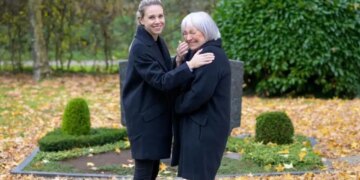 Bilim açıklıyor: Neden uygunsuz anlarda gülme krizine giriyoruz?