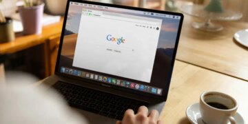 Eski Google çalışanı şirketi yapay zeka ilkelerini ihlal etmekle suçladı