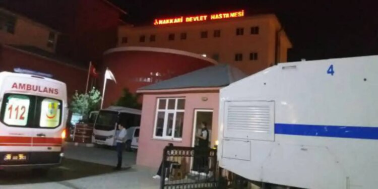 İntihar girişiminde bulunan polis hayatını kaybetti