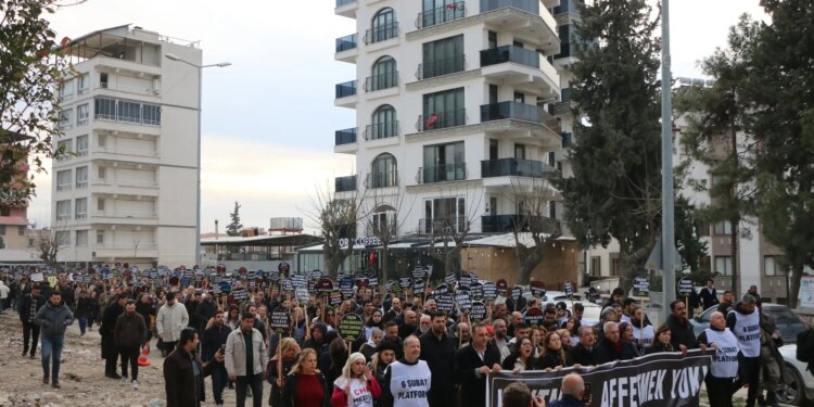 Depremlerin 3’üncü yılında anmalar: Deprem suçları insanlık suçudur