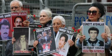 Cumartesi Anneleri 1092’nci haftasında Cüneyt Aydınlar’ın akıbetini sordu