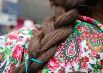 Saçın ördüğü için tutuklanan çocuğa işkenceye dair suç duyurusu