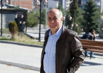 Kürt siyasetçi Mahmut Alınak Kobanê kuşatmasına karşı açlık grevi kararı