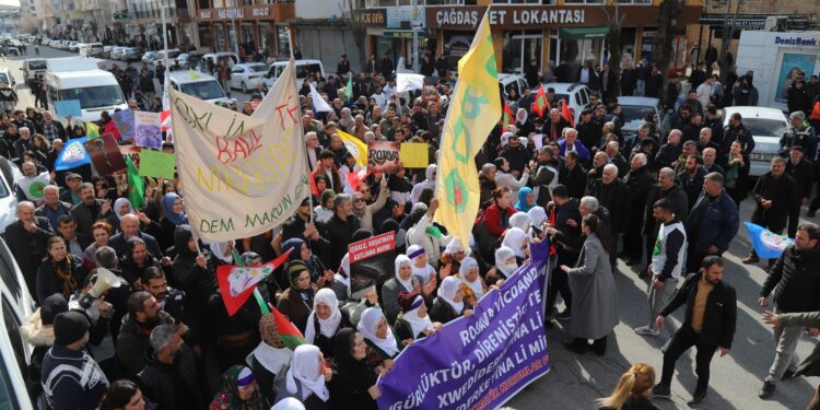 Mêrdîn’de halklar: Rojava biziz, sahip çıkacağız