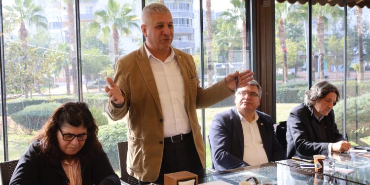 Seyit Aslan: Birisi anadilini konuştu diye ülkeler bölünmez