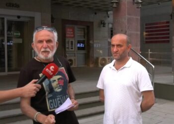ÇGD’den gazeteci Karafazlı ve Öksüz’ün duruşmasına çağrı