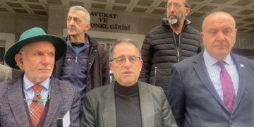 Rize’de müdürün ‘özel tuvaletini’ haberleştiren gazetecilerin davası görüldü