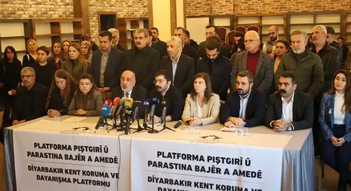 ‘Kobanê’ye yardım’ açıklaması: İnsani koridor toplumun vicdanıyla açılır