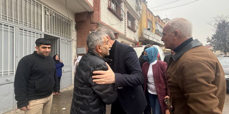 Bakırhan’dan tahliye olan Taş ve Yıldız’a ziyaret