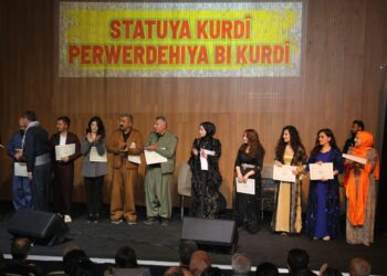 KURDÎGEH’ten mezun olanlara belgeleri verildi