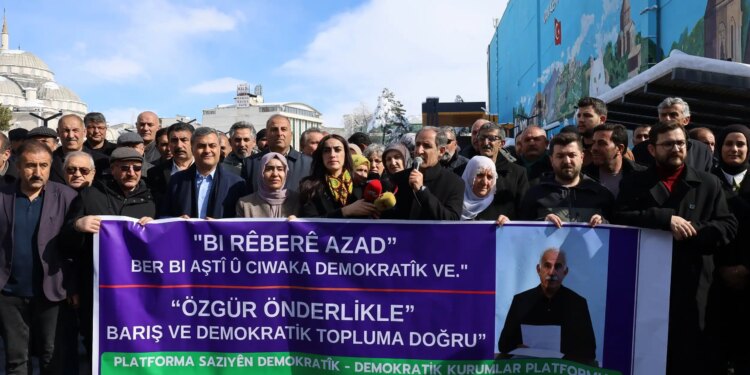 ‘Tarihi çağrı’nın birinci yılında açıklama: Öcalan’ın özgür çalışma koşulları sağlanmalı