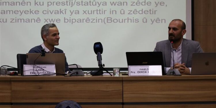 Wan’da panel: Dil gelişimi için statü ve demografi yetmez her alanda kullanılmalı