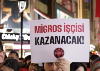 İzmir’de Migros işçilerine destek yürüyüşü: Boykot çağrısı yapıldı