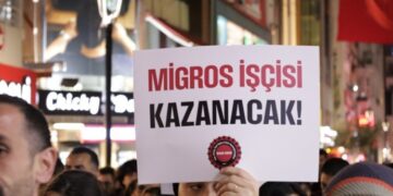 İzmir’de Migros işçilerine destek yürüyüşü: Boykot çağrısı yapıldı