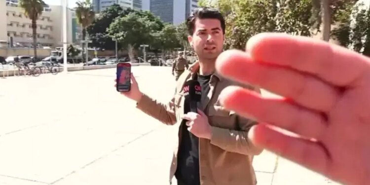 CNN Türk muhabiri Emrah Çakmak kimdir? Emrah Çakmak neden gözaltına alındı?