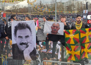 Newroz ateşi Amed’den dünyaya yayıldı