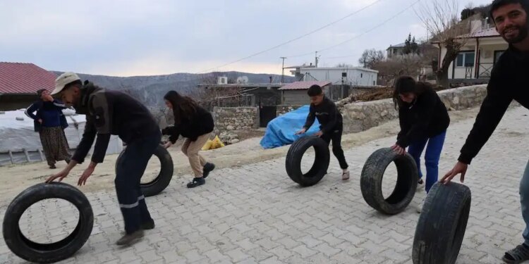 Köylerde halk Newroz ateşi yakmaya hazır: O ruhu ve ateşi hiç söndüremediler